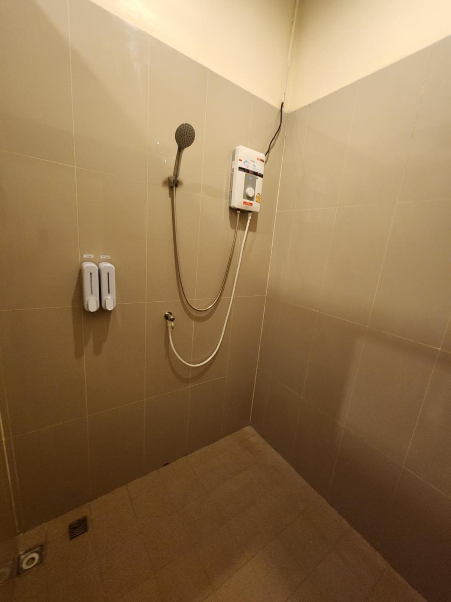 Skypearl Guesthouse & Pub Tau-sziget Kültér fotó